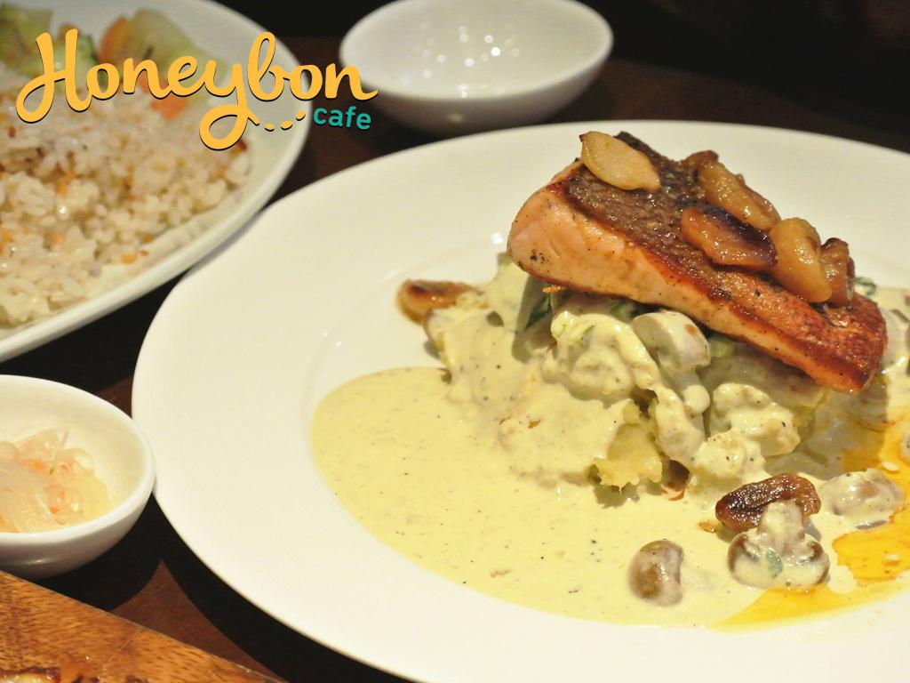 It's no meat Fridays for those observing Lent. How about our Salmon with Garlic Cream Kale fo