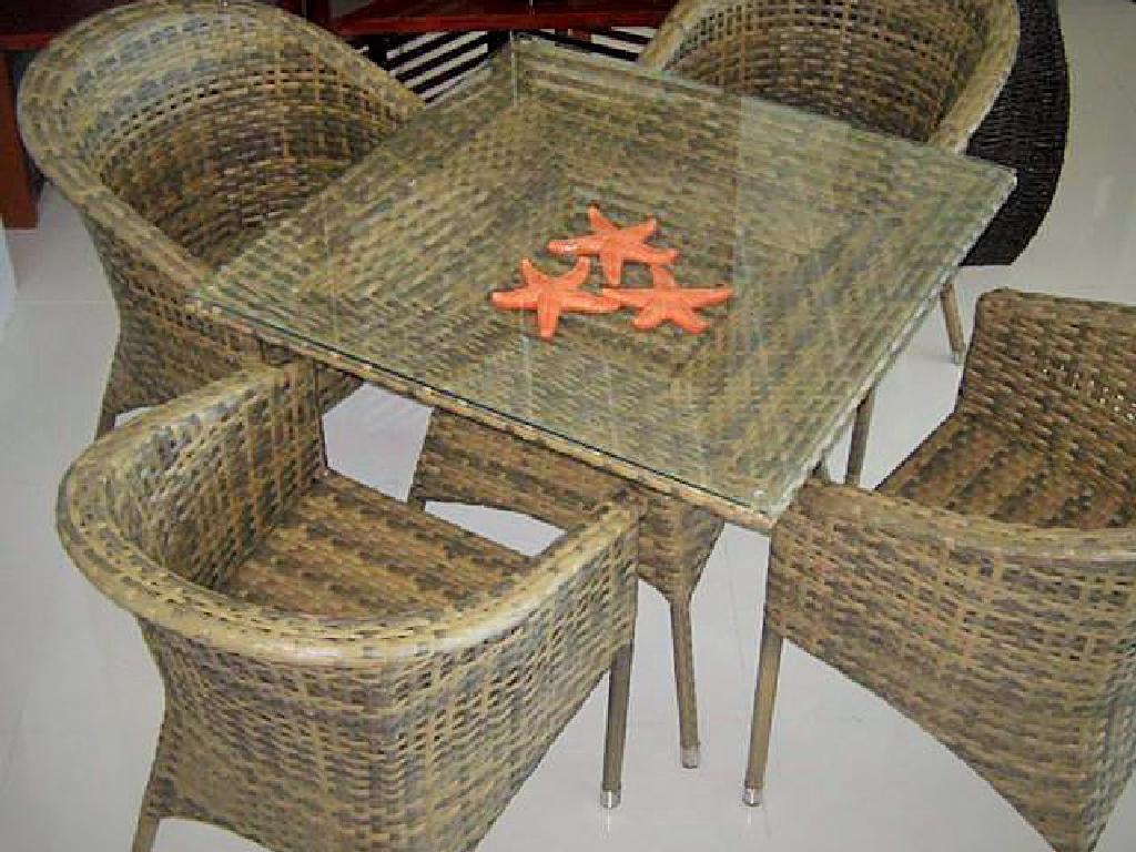 4 Seater Table