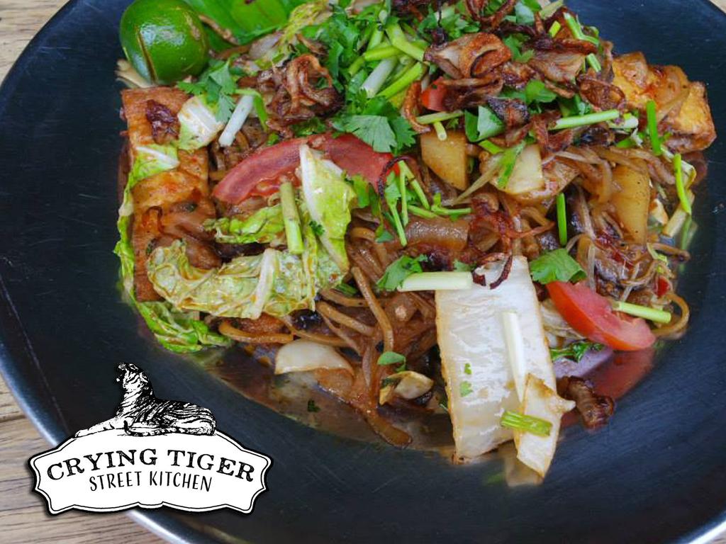 Mee Goreng (Malaysian Spicy Vegetable Noodles)
