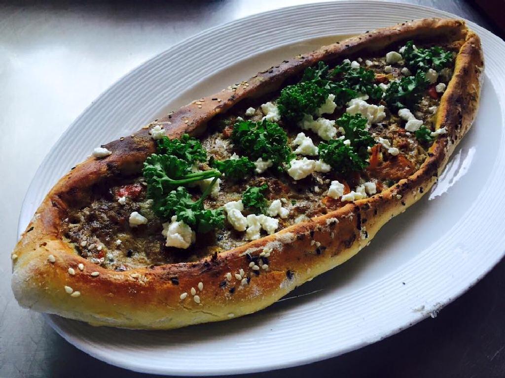 La ma cun - Turkish oval pide