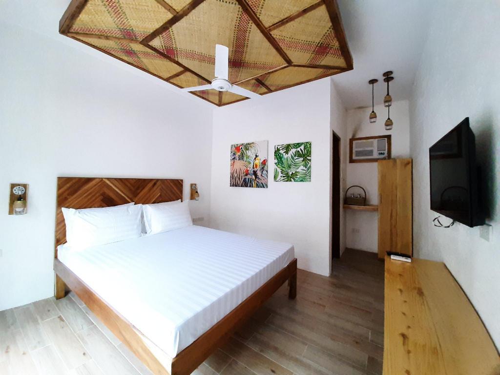 Suites  by Eco Hotel