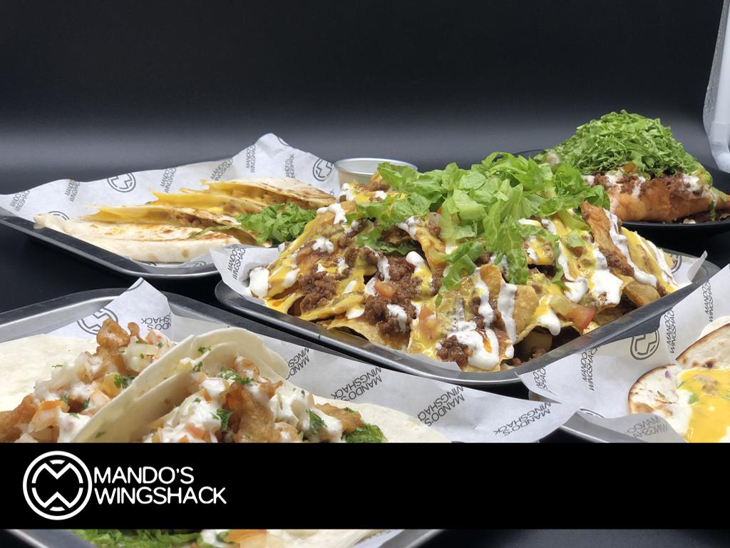 Mando’s Wingshack